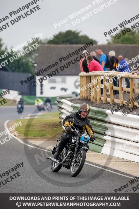 Vintage motorcycle club;eventdigitalimages;mallory park;mallory park trackday photographs;no limits trackdays;peter wileman photography;trackday digital images;trackday photos;vmcc festival 1000 bikes photographs